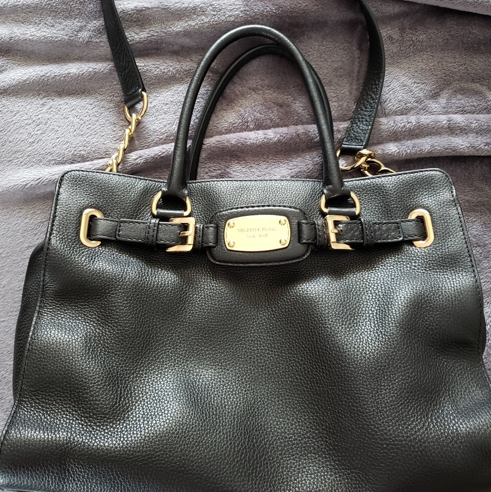 Micheal Kors purse